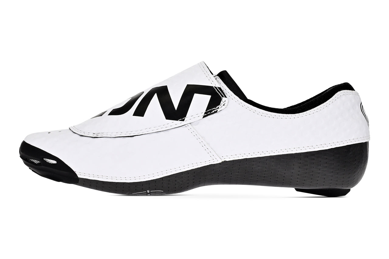 Zero+ white 44, 44.5 & 46 narrow, black 44.5 double wide & 46 standard speedplay (outlet)